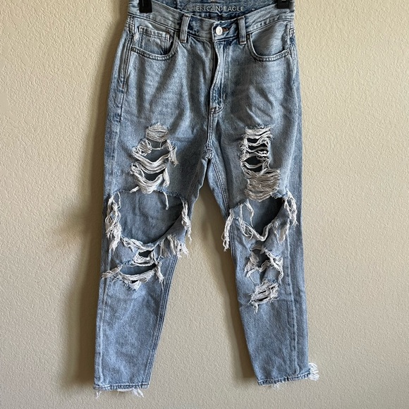American Eagle Mom Jean Distressed - Picture 2 of 2
